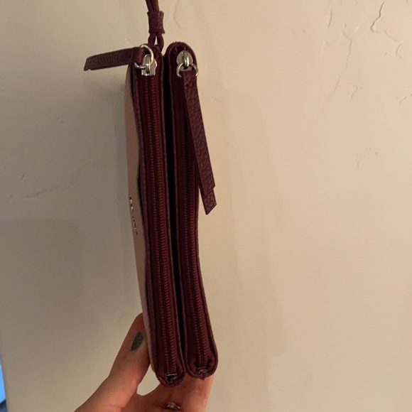 Nine West clutch - Picture 4 of 7